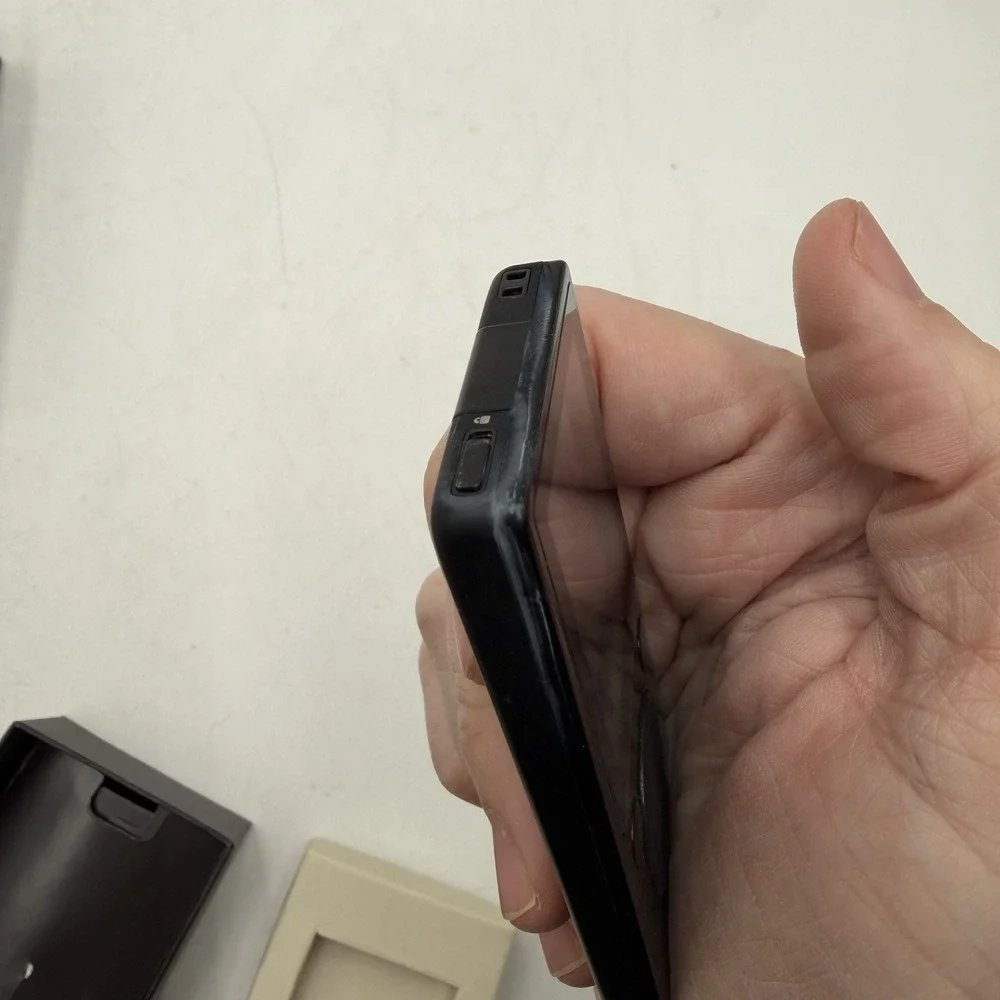 Microsoft Zune 1143 Black 16 GB Digital Media Player For Parts Does Not Charge
